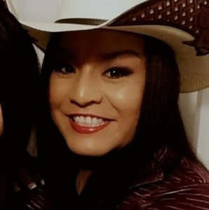 Meet your Posher, Renee